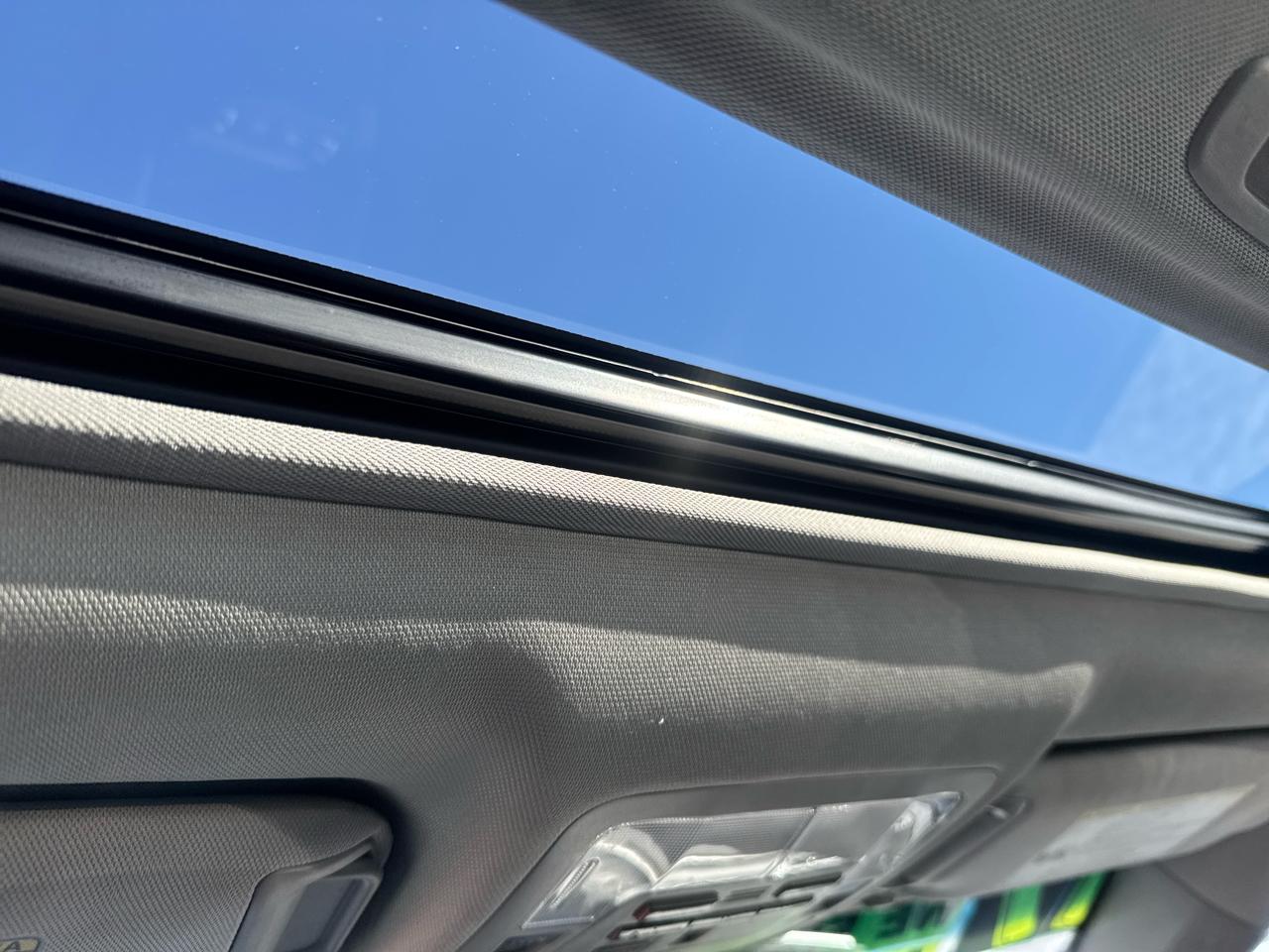 Toyota Camry Hybrid XLE 2017