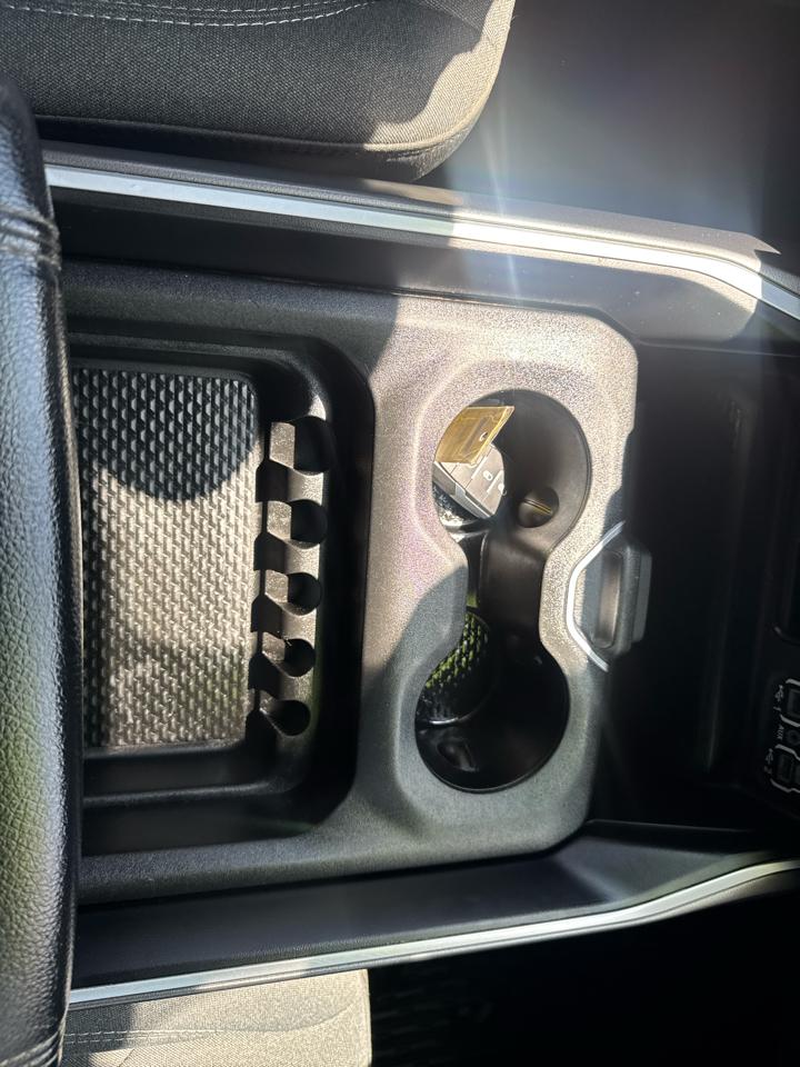 RAM 1500 Big Horn Crew Cab SWB 4WD 2021