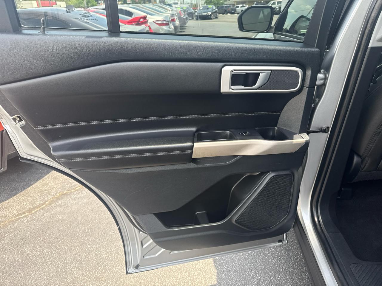 Ford Explorer 4dr 114" WB 4.0L XLT 4WD 2023