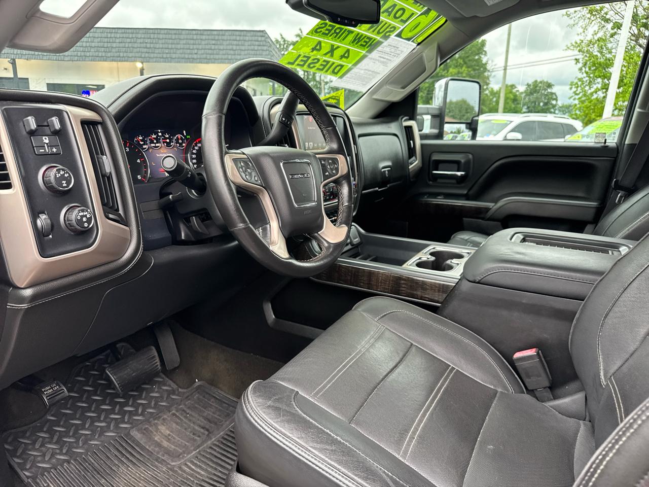 GMC Sierra 2500HD Denali Crew Cab 4WD 2016
