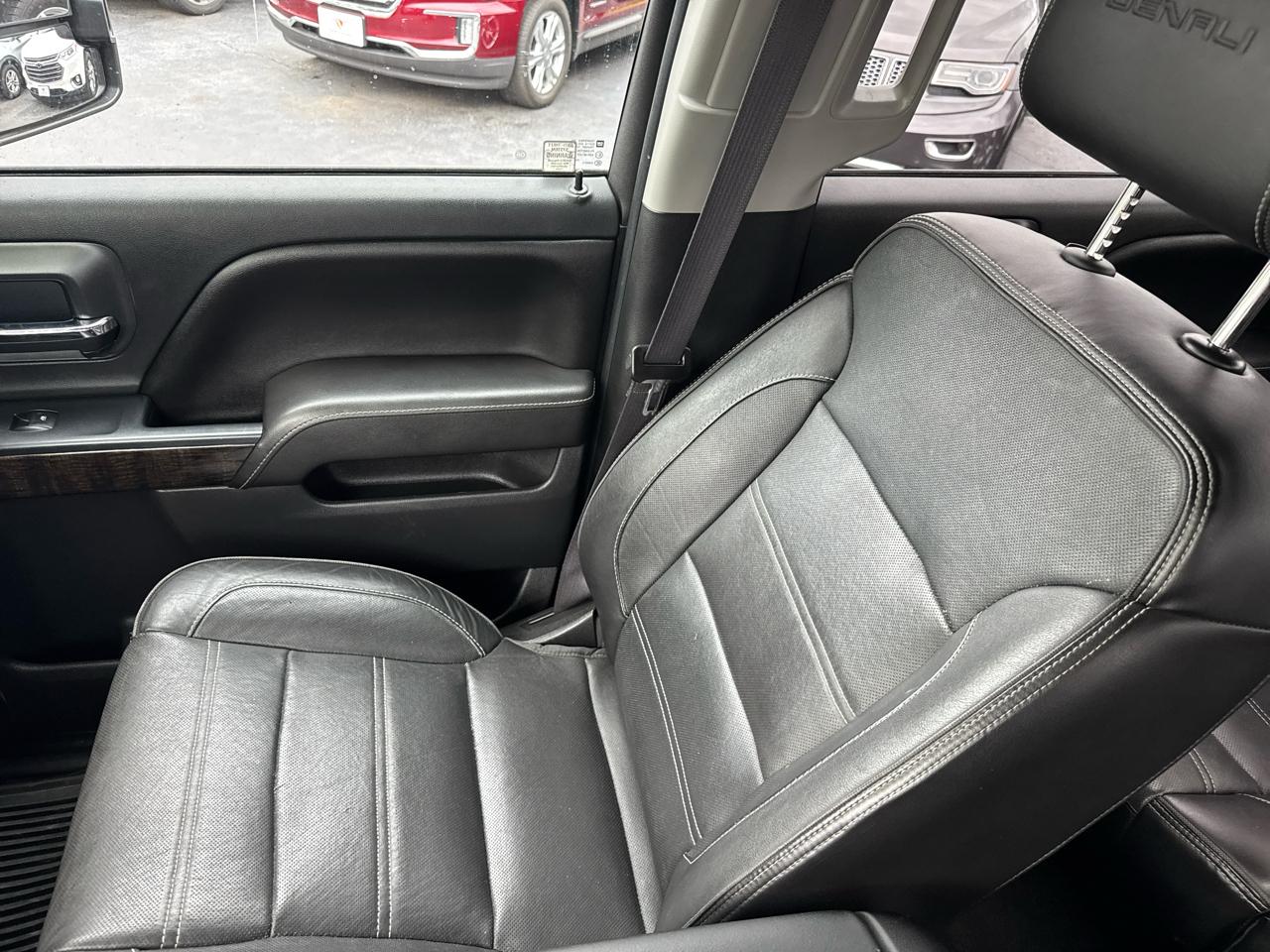 GMC Sierra 2500HD Denali Crew Cab 4WD 2016