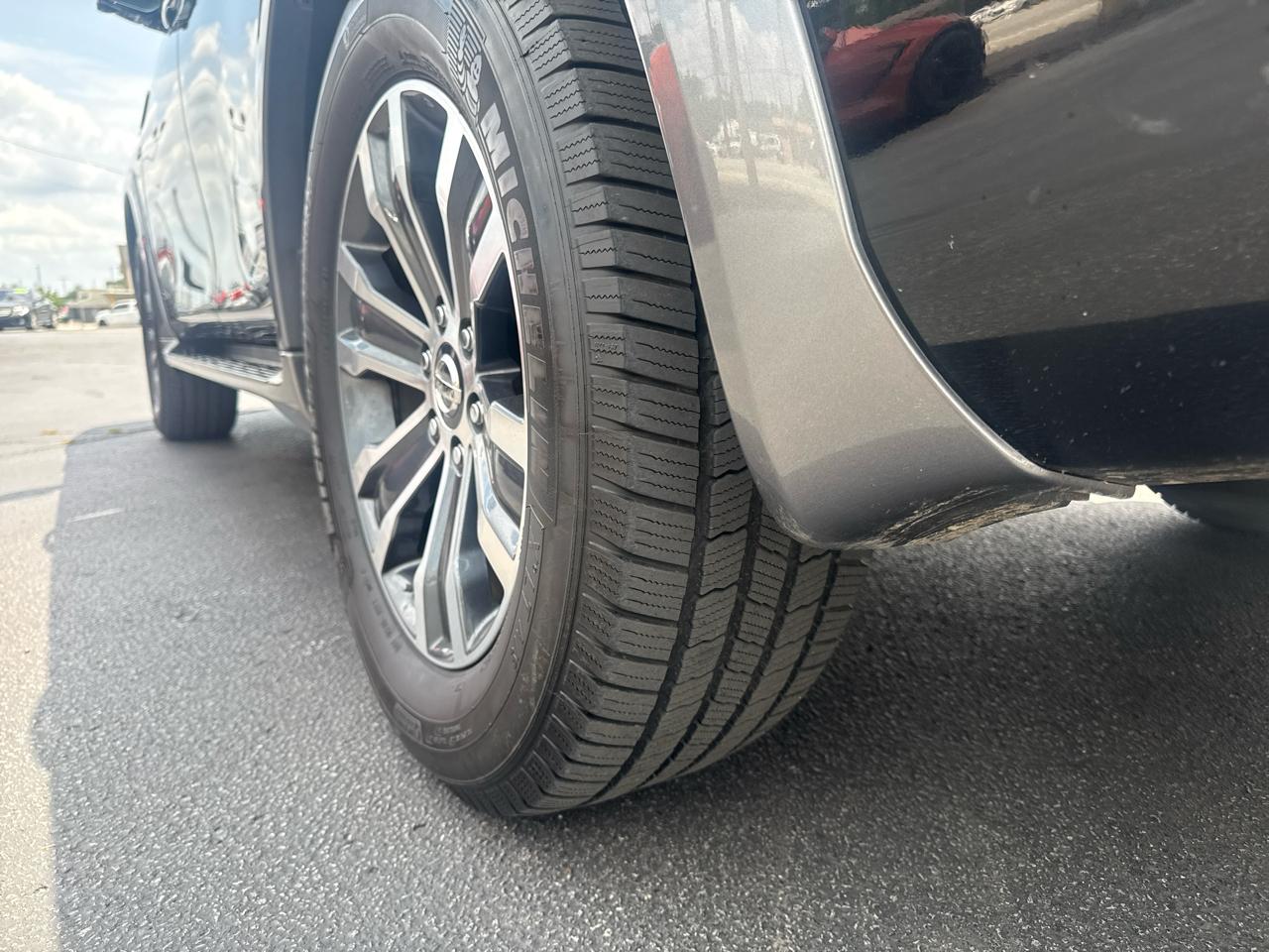 Nissan Armada Platinum AWD 2017