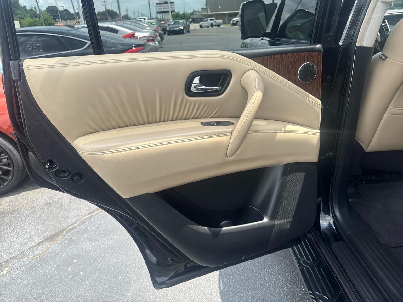 Nissan Armada Platinum AWD 2017