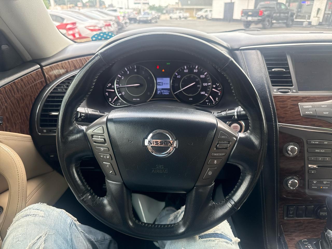 Nissan Armada Platinum AWD 2017