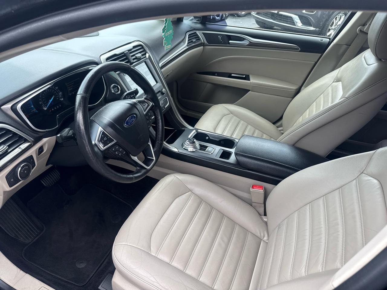 Ford Fusion SE 2017