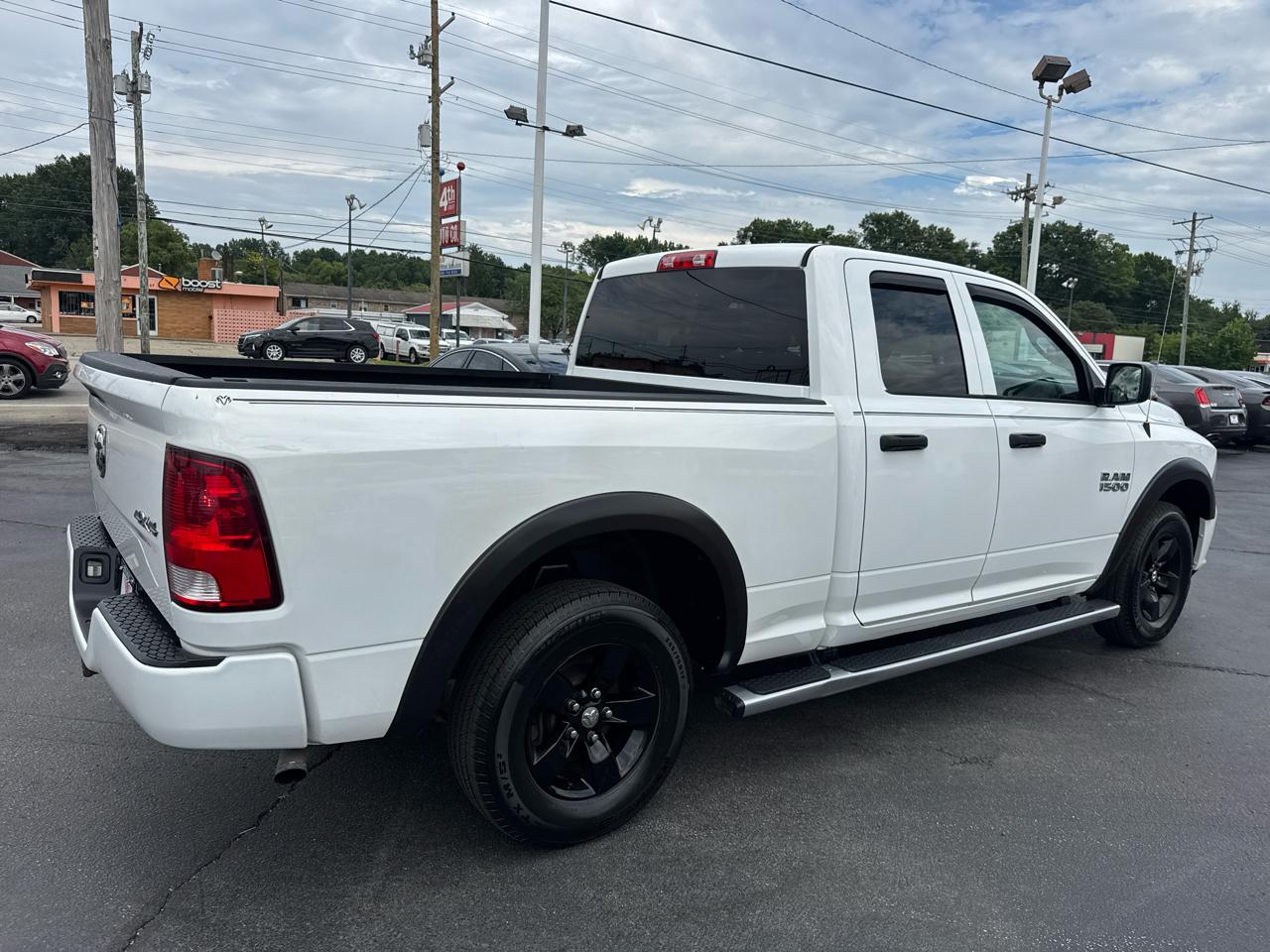 RAM 1500 4WD Quad Cab 140.5" Tradesman 2018