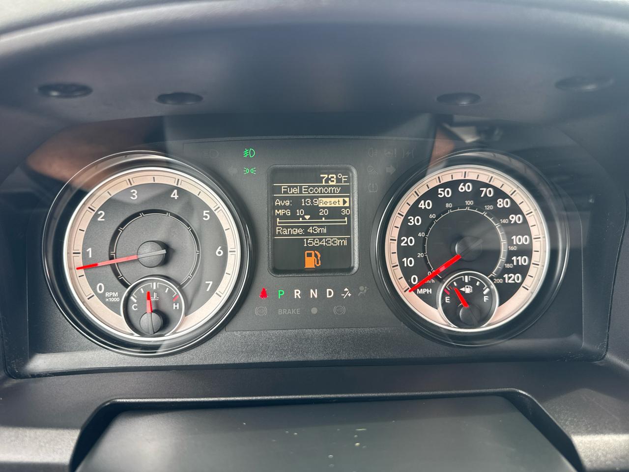 RAM 1500 4WD Quad Cab 140.5" Tradesman 2018