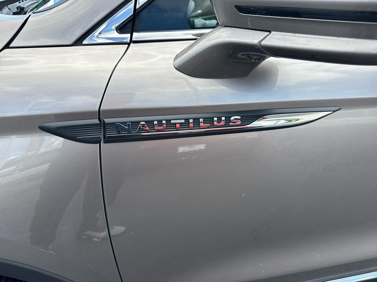 Lincoln Nautilus Reserve AWD 2021