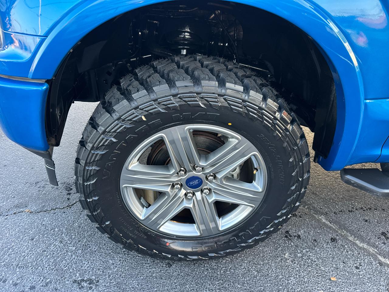 Ford F-150 4WD SuperCrew 150" XLT 2019