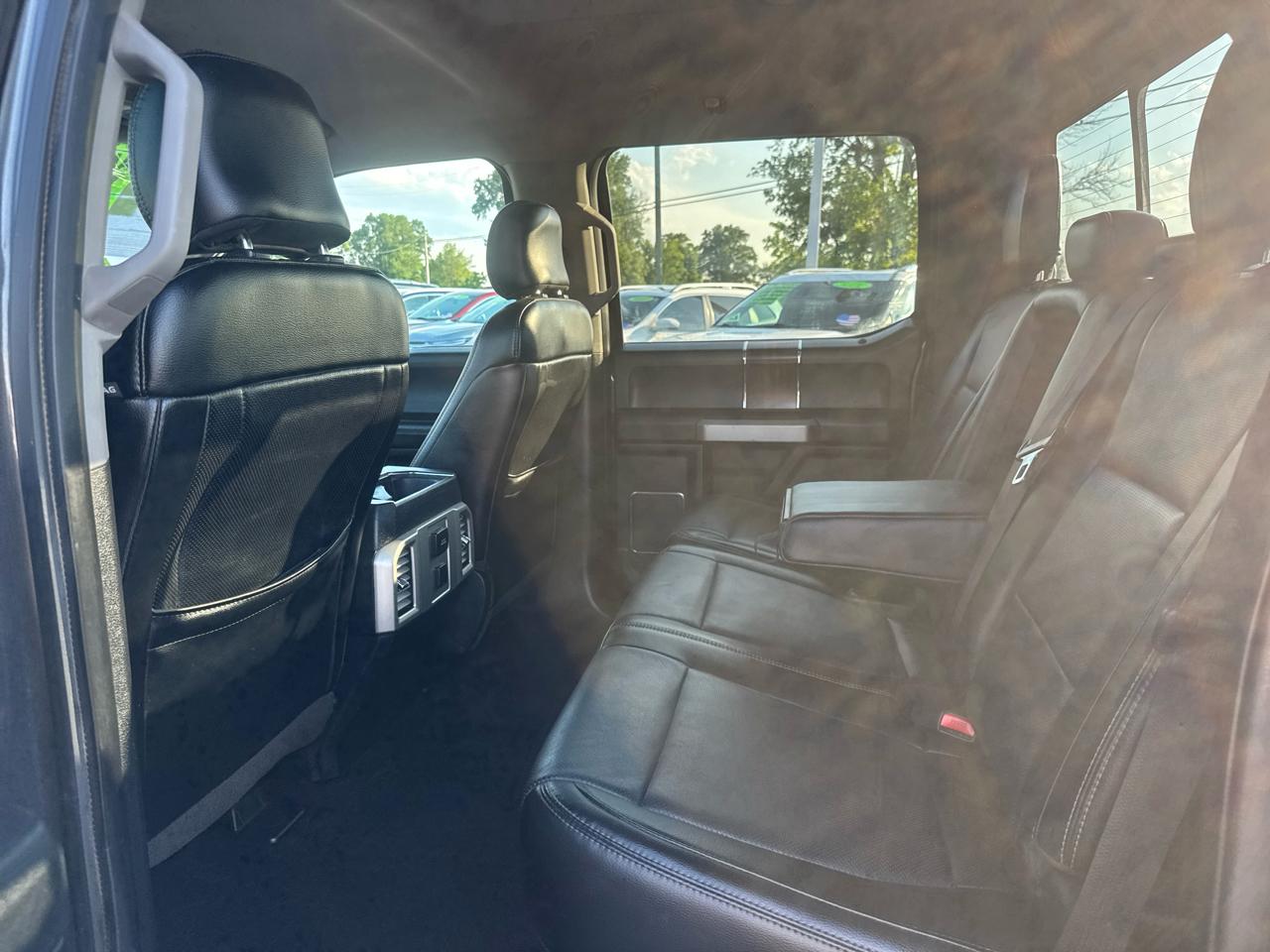 Ford F-150 4WD SuperCab 133" Lariat 2016