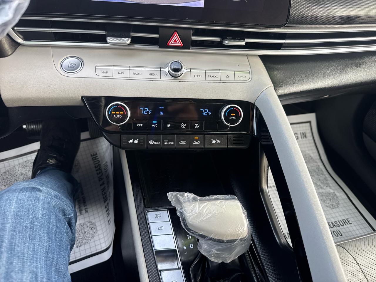 Hyundai Elantra Limited Hybrid 2023