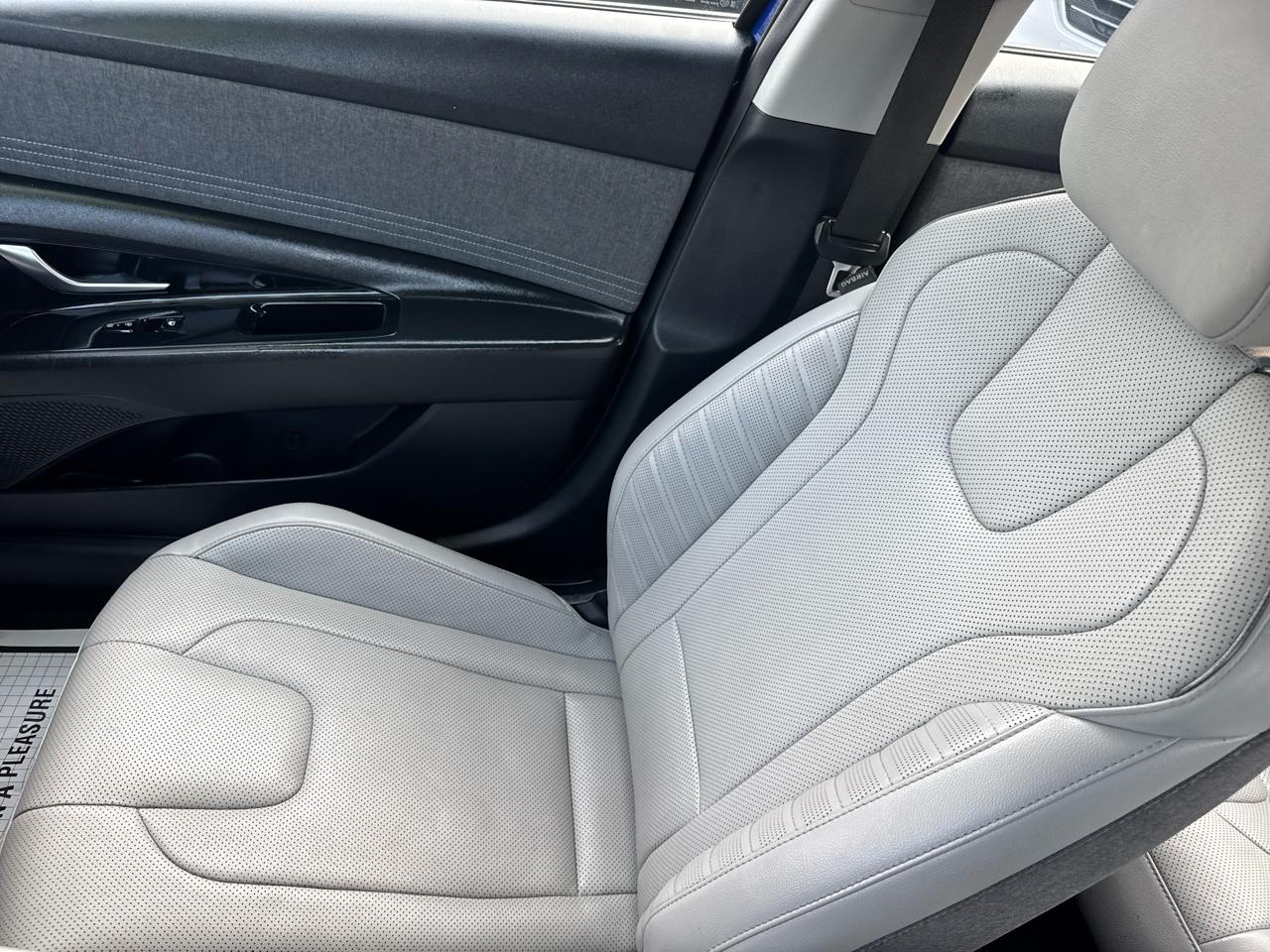 Hyundai Elantra Limited Hybrid 2023