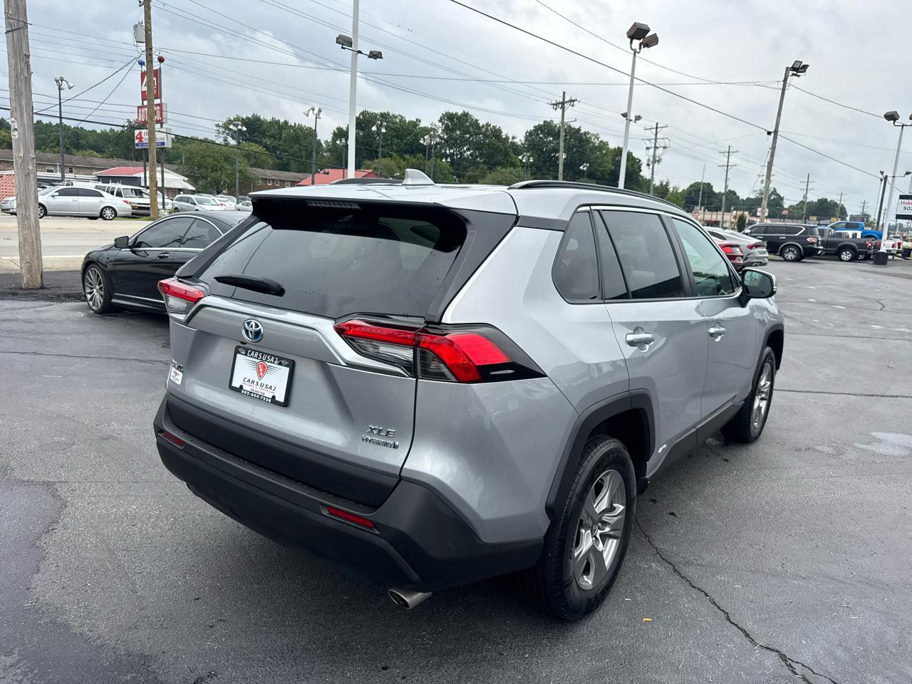 Toyota RAV4 Hybrid XLE 2023