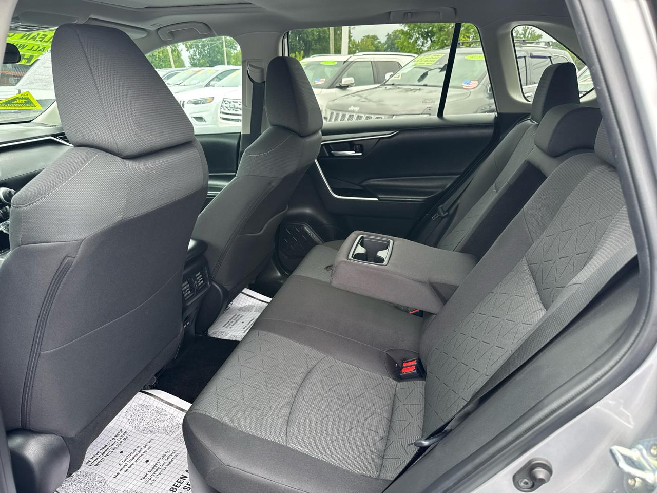 Toyota RAV4 Hybrid XLE 2023