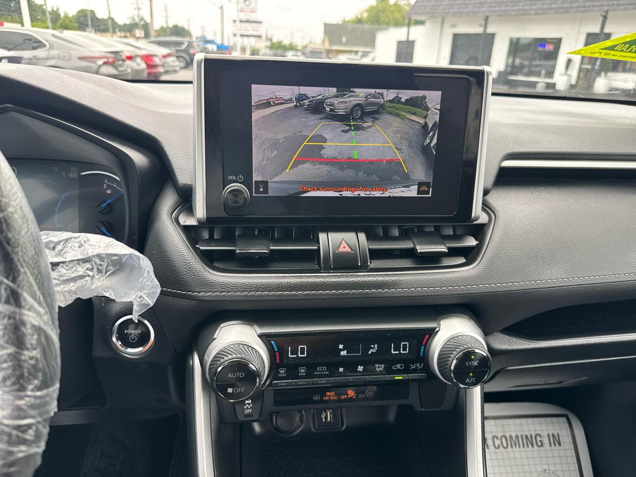 Toyota RAV4 Hybrid XLE 2023