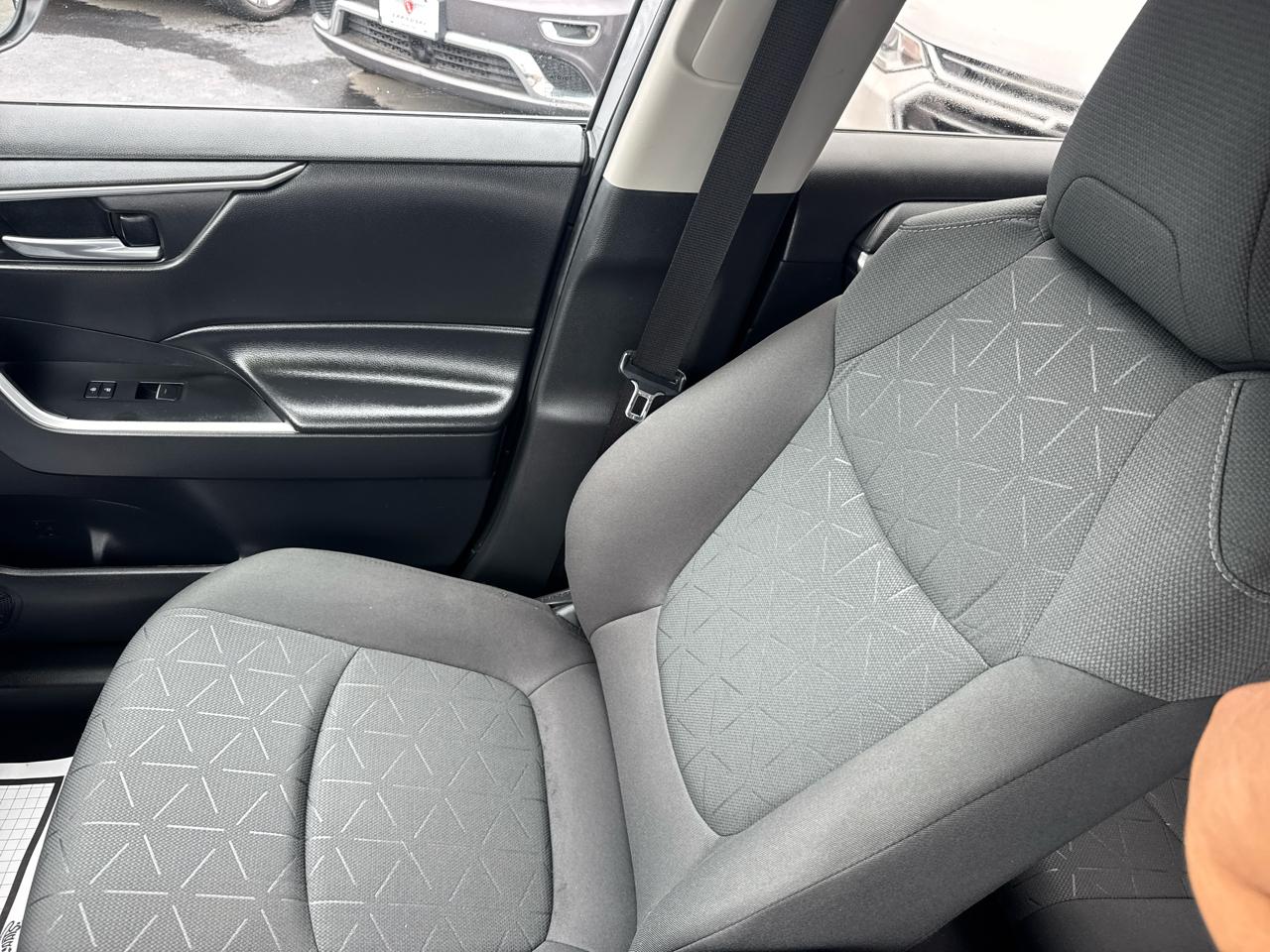Toyota RAV4 Hybrid XLE 2023