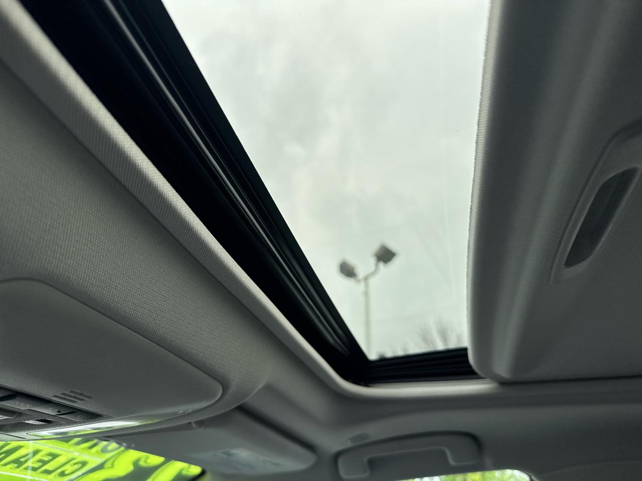 Toyota RAV4 Hybrid XLE 2023