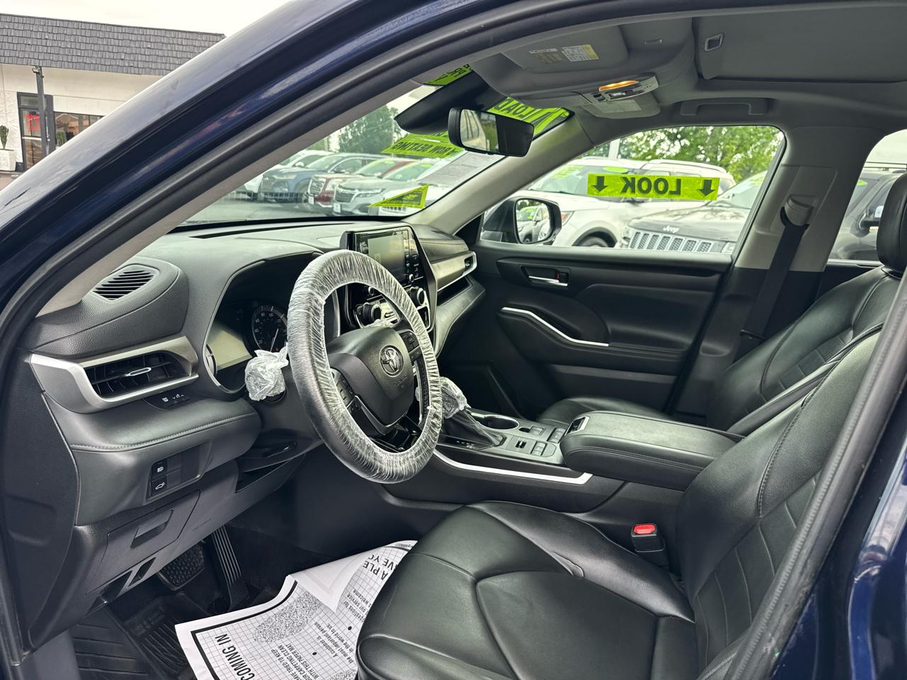 Toyota Highlander XLE AWD V6 2021