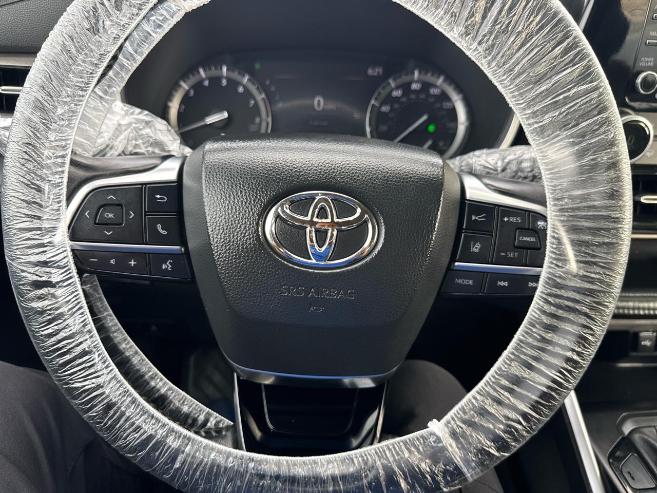 Toyota Highlander XLE AWD V6 2021