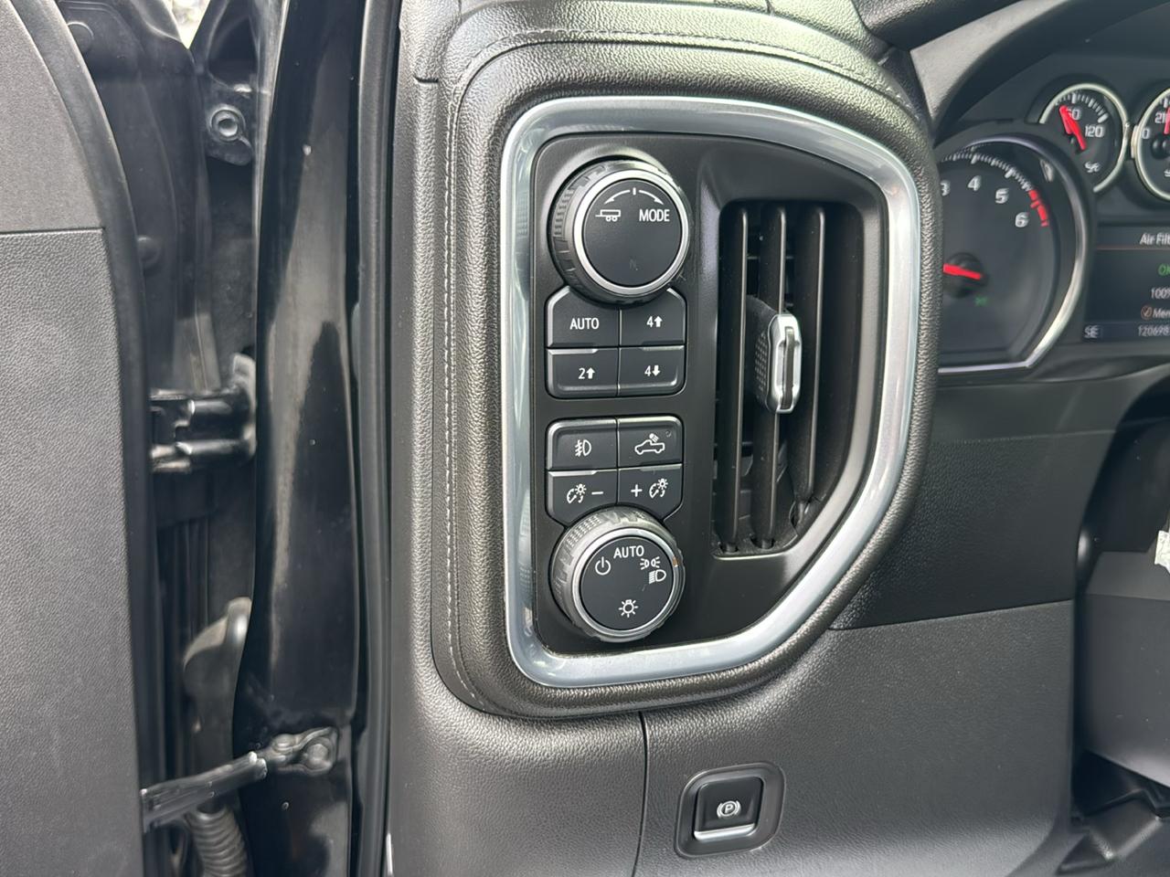 Chevrolet Silverado 1500 4WD Crew Cab 157" LT Trail Boss 2020