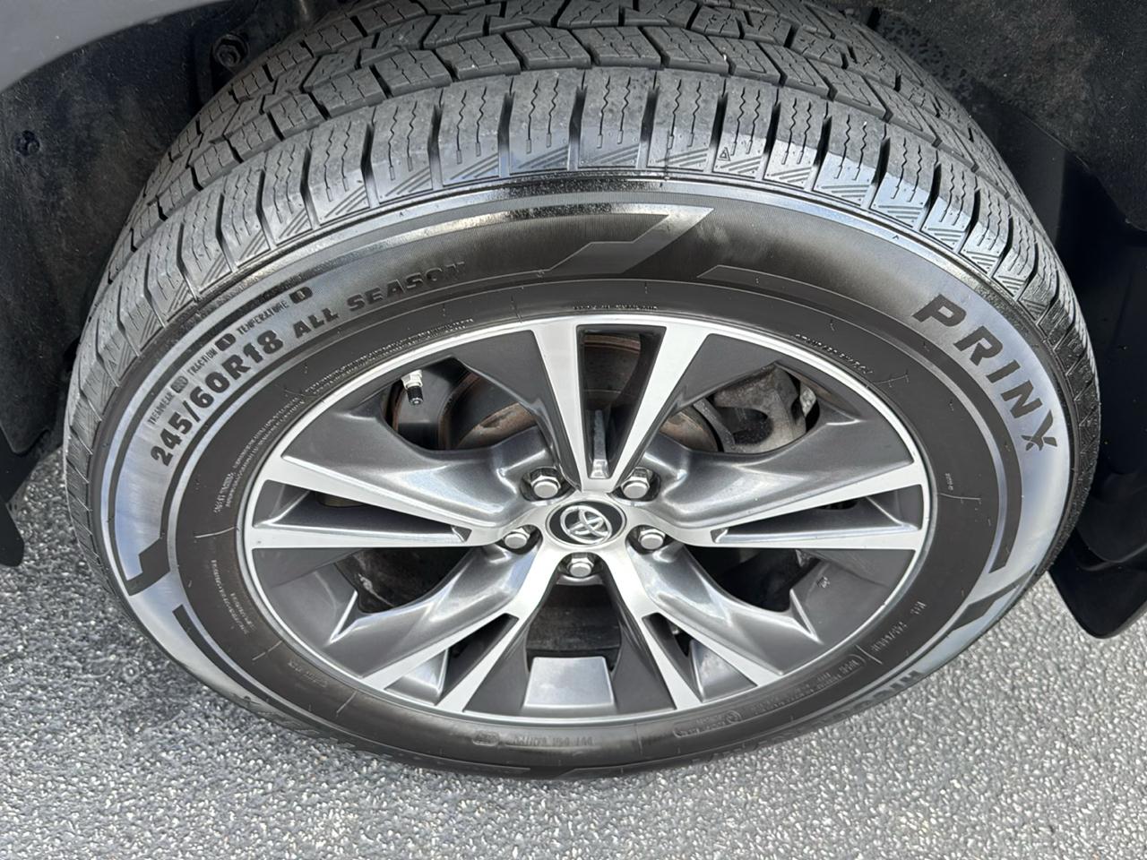 Toyota Highlander LE Plus AWD V6 2019