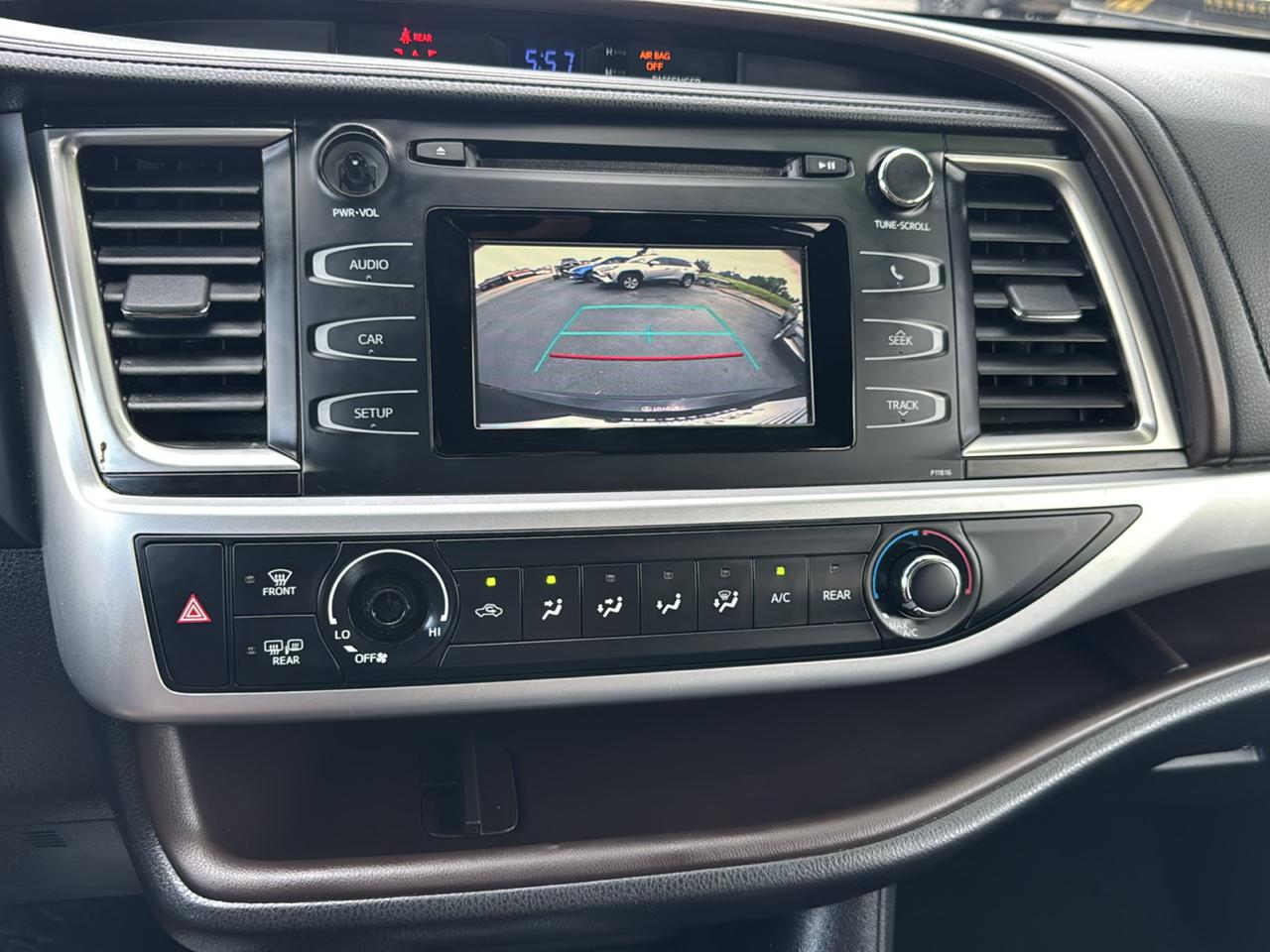Toyota Highlander LE Plus AWD V6 2019