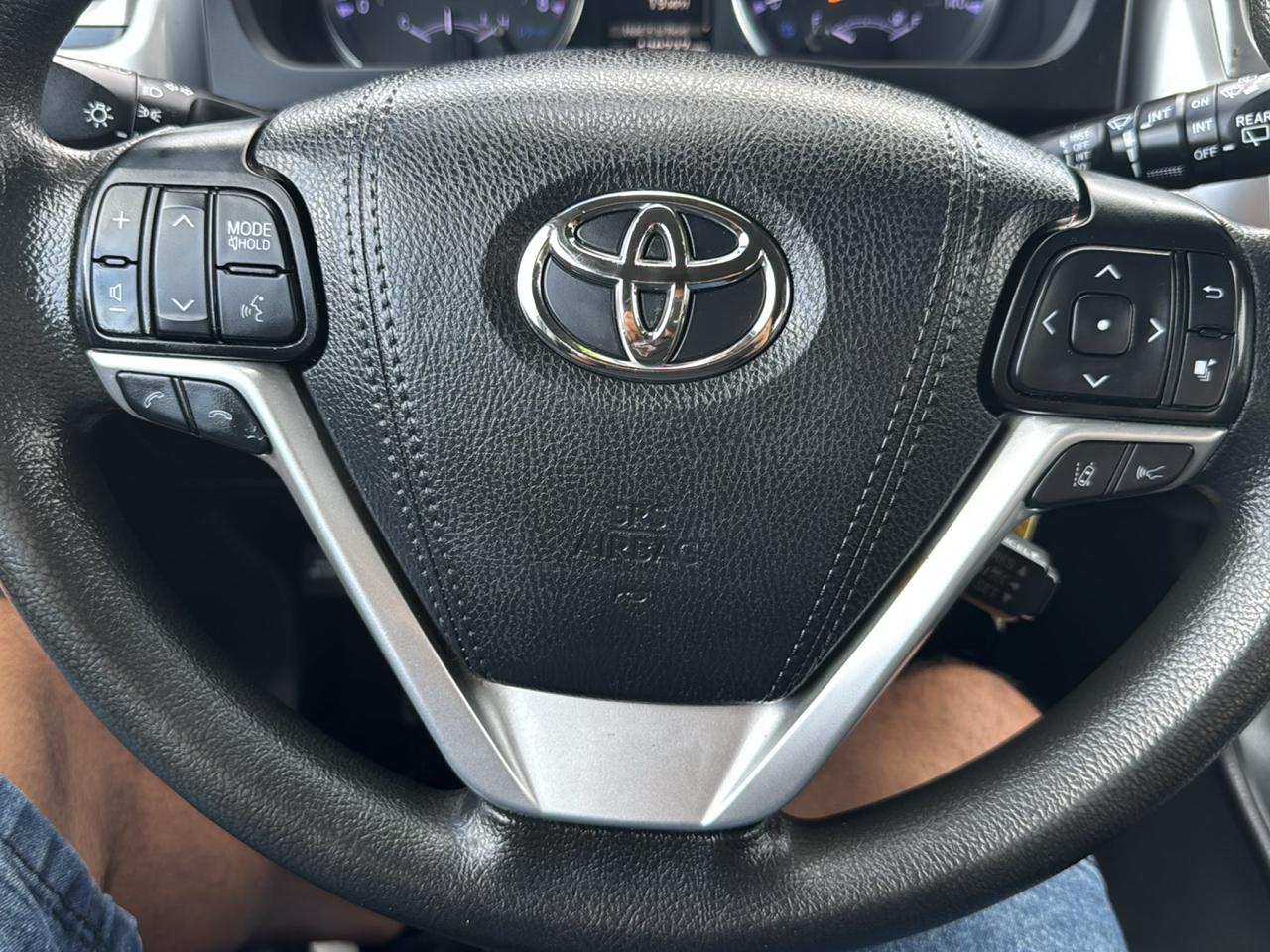 Toyota Highlander LE Plus AWD V6 2019