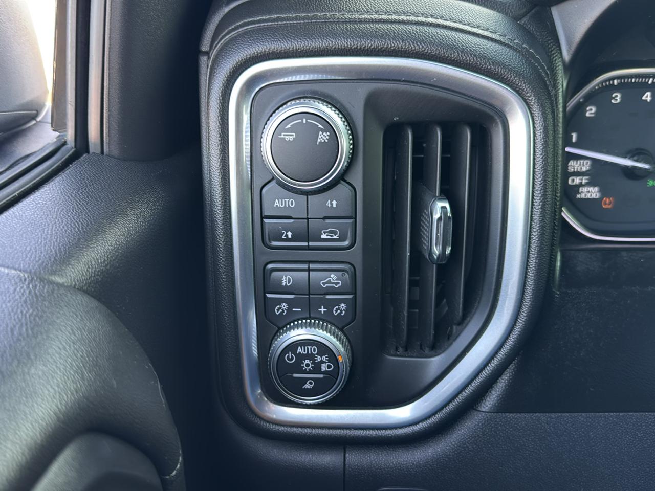 GMC Sierra 1500 4WD Crew Cab 147" SLT 2019