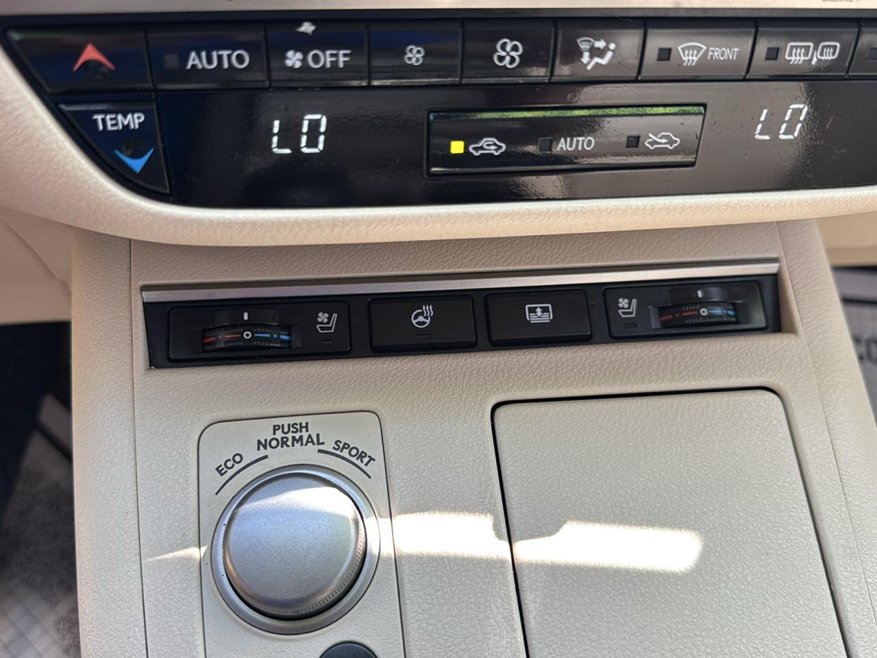 Lexus ES 350 Sedan 2013