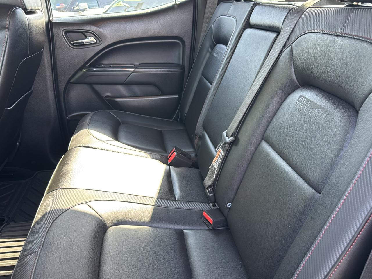 GMC Canyon 4WD Crew Cab 140.5" All Terrain w/Leather 2018