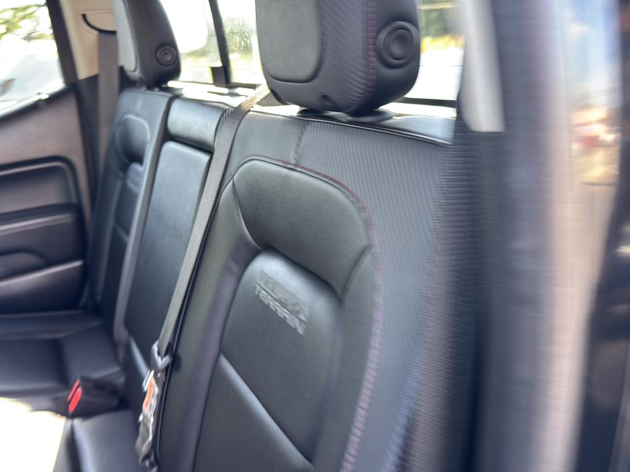 GMC Canyon 4WD Crew Cab 140.5" All Terrain w/Leather 2018