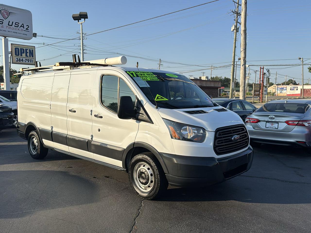 Ford Transit 150 Van Low Roof 60/40 Pass. 148-in. WB 2017