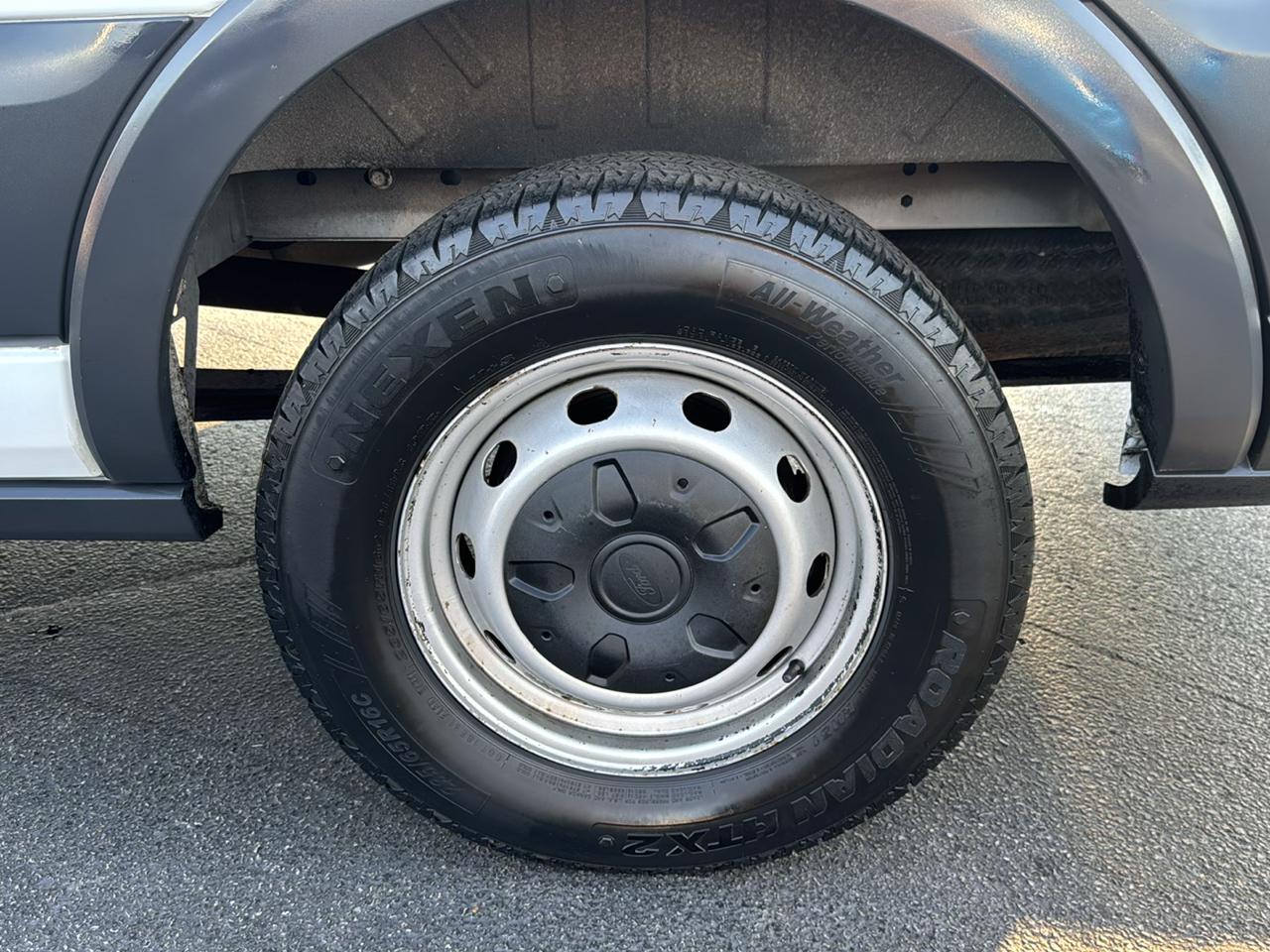 Ford Transit 150 Van Low Roof 60/40 Pass. 148-in. WB 2017