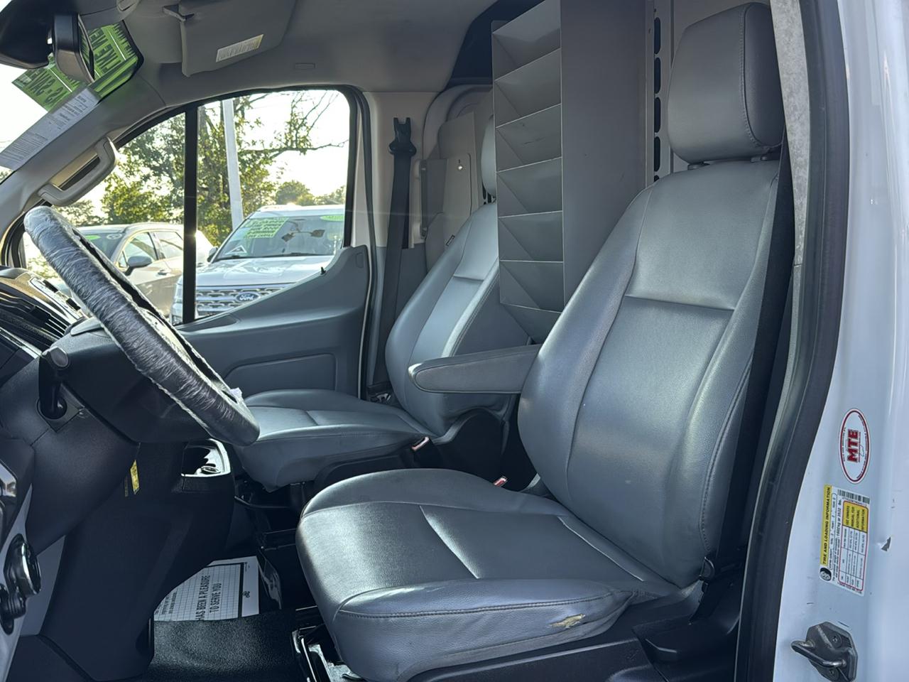 Ford Transit 150 Van Low Roof 60/40 Pass. 148-in. WB 2017