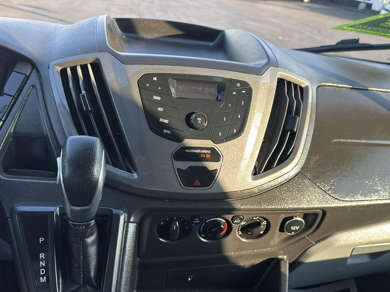 Ford Transit 150 Van Low Roof 60/40 Pass. 148-in. WB 2017