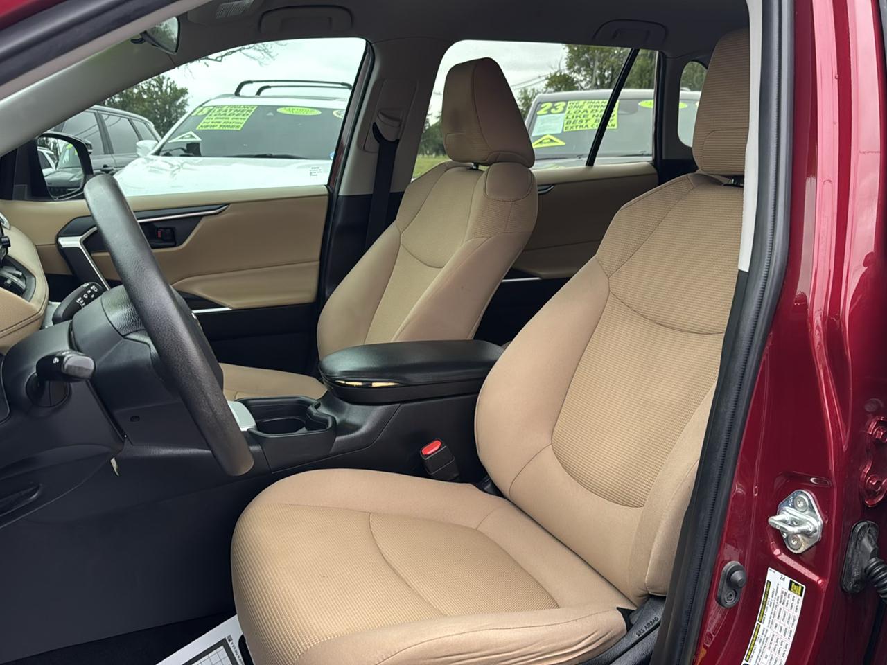 Toyota RAV4 LE 2020