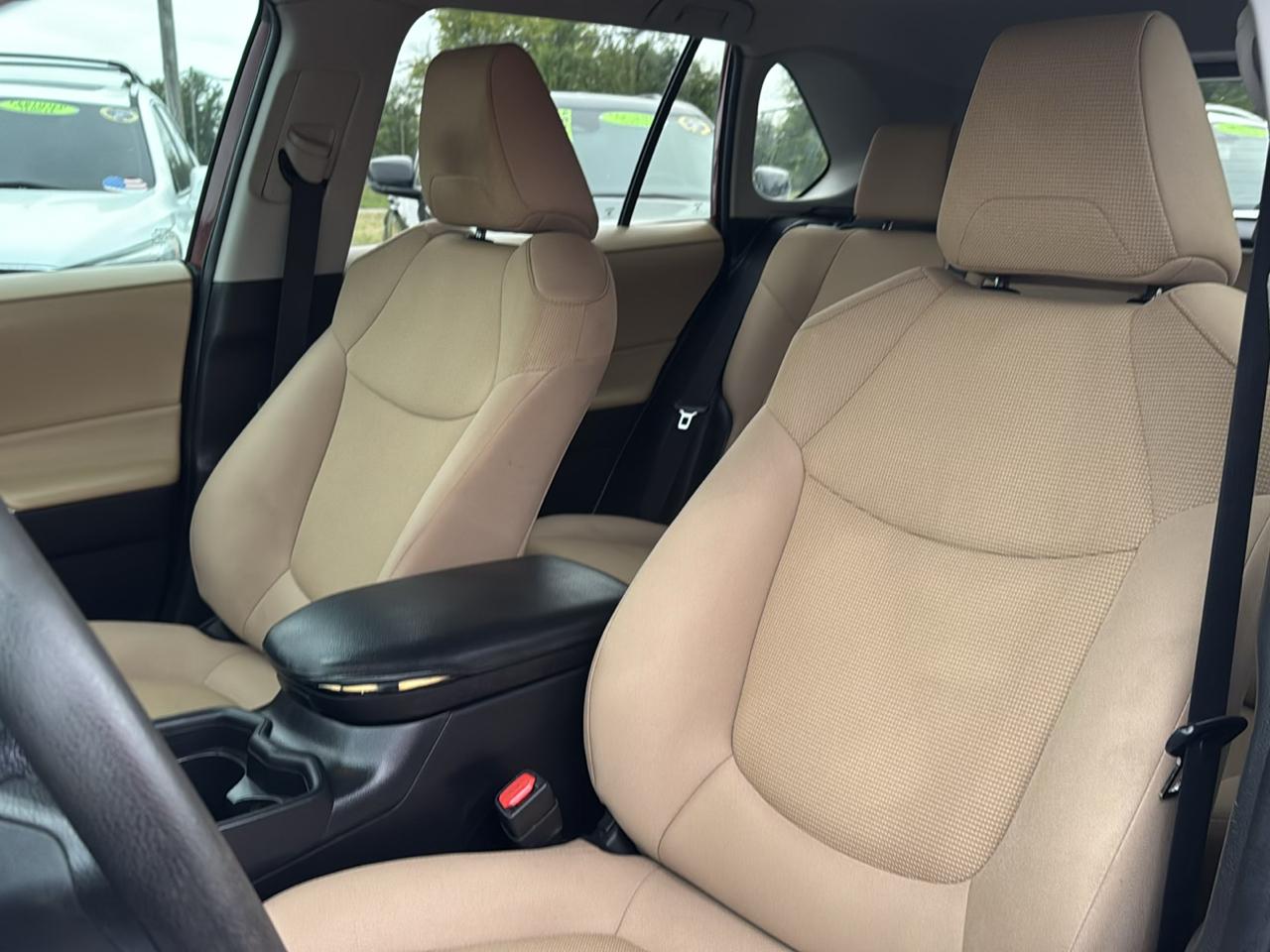 Toyota RAV4 LE 2020