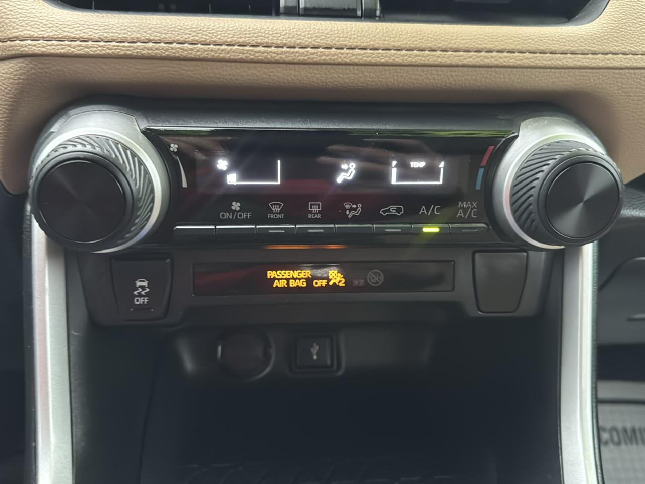 Toyota RAV4 LE 2020