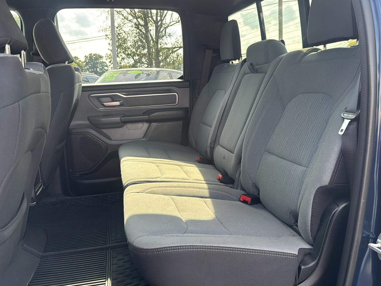 RAM 1500 Big Horn Crew Cab LWB 4WD 2022