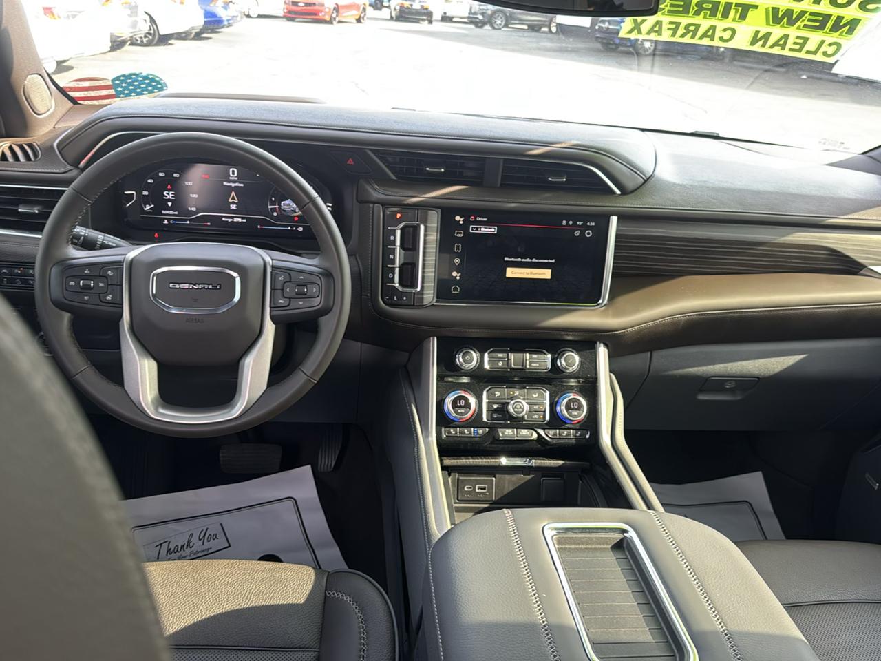 GMC Yukon XL Denali 4WD 2023