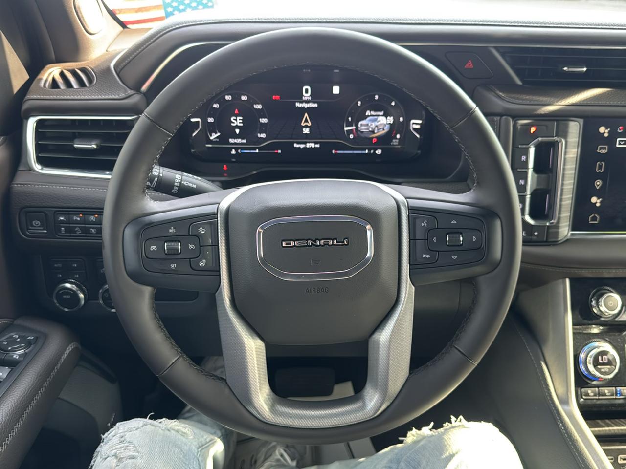 GMC Yukon XL Denali 4WD 2023