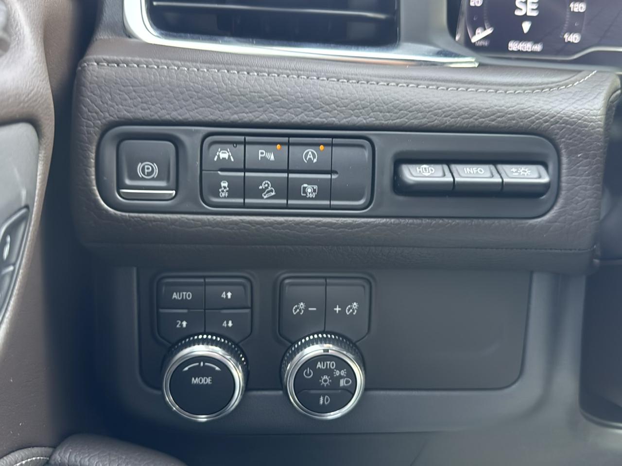 GMC Yukon XL Denali 4WD 2023