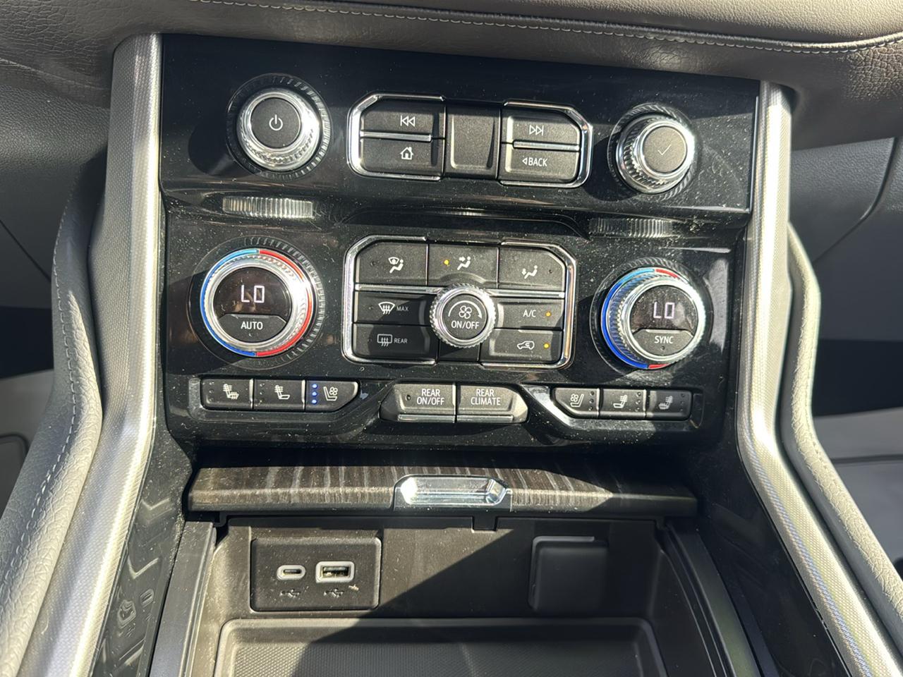 GMC Yukon XL Denali 4WD 2023