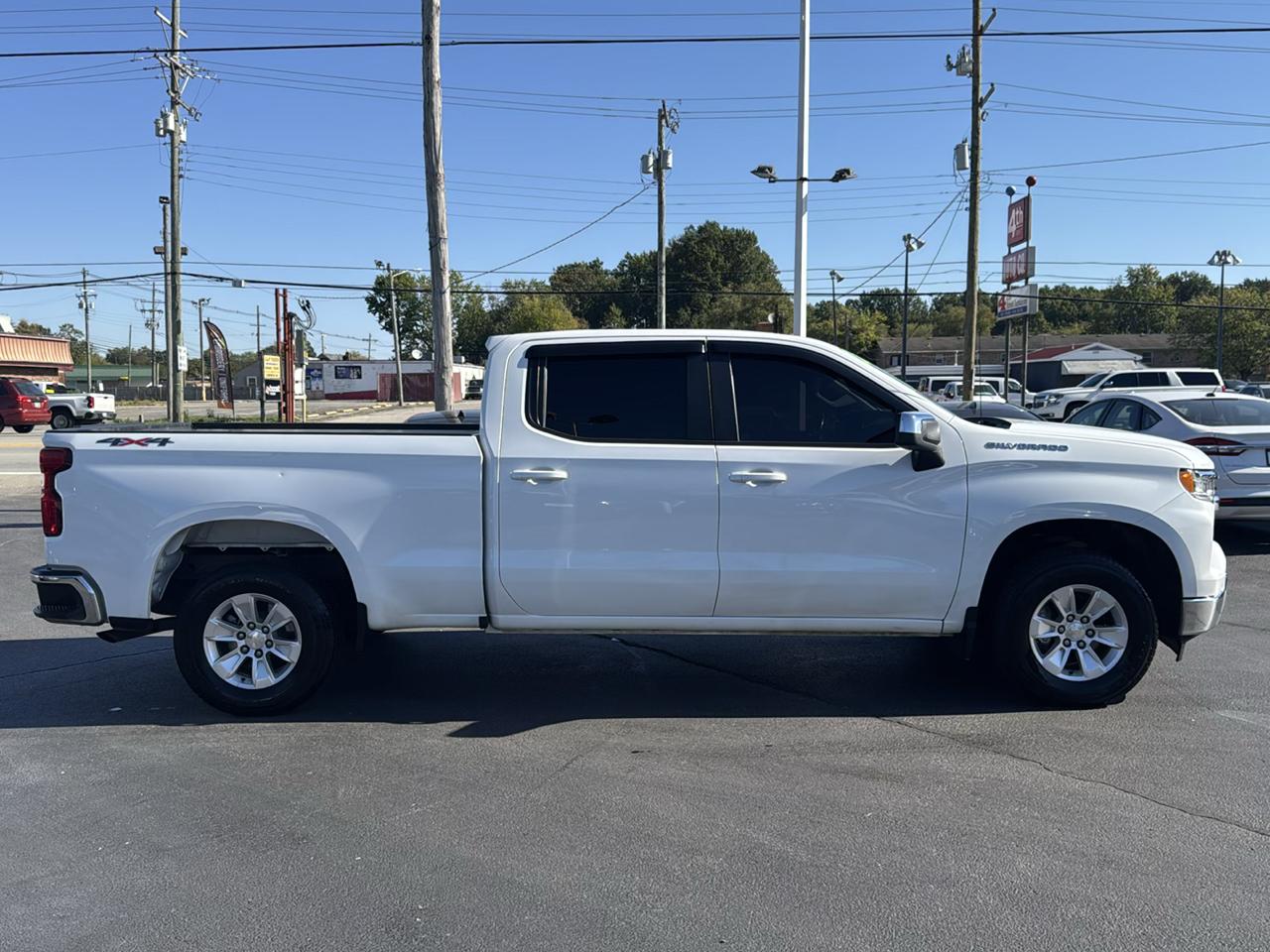 Chevrolet Silverado 1500 1LT Crew Cab 4WD 2023