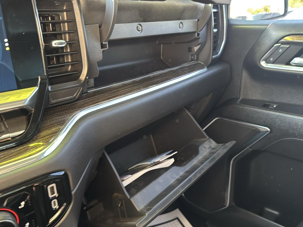 Chevrolet Silverado 1500 1LT Crew Cab 4WD 2023