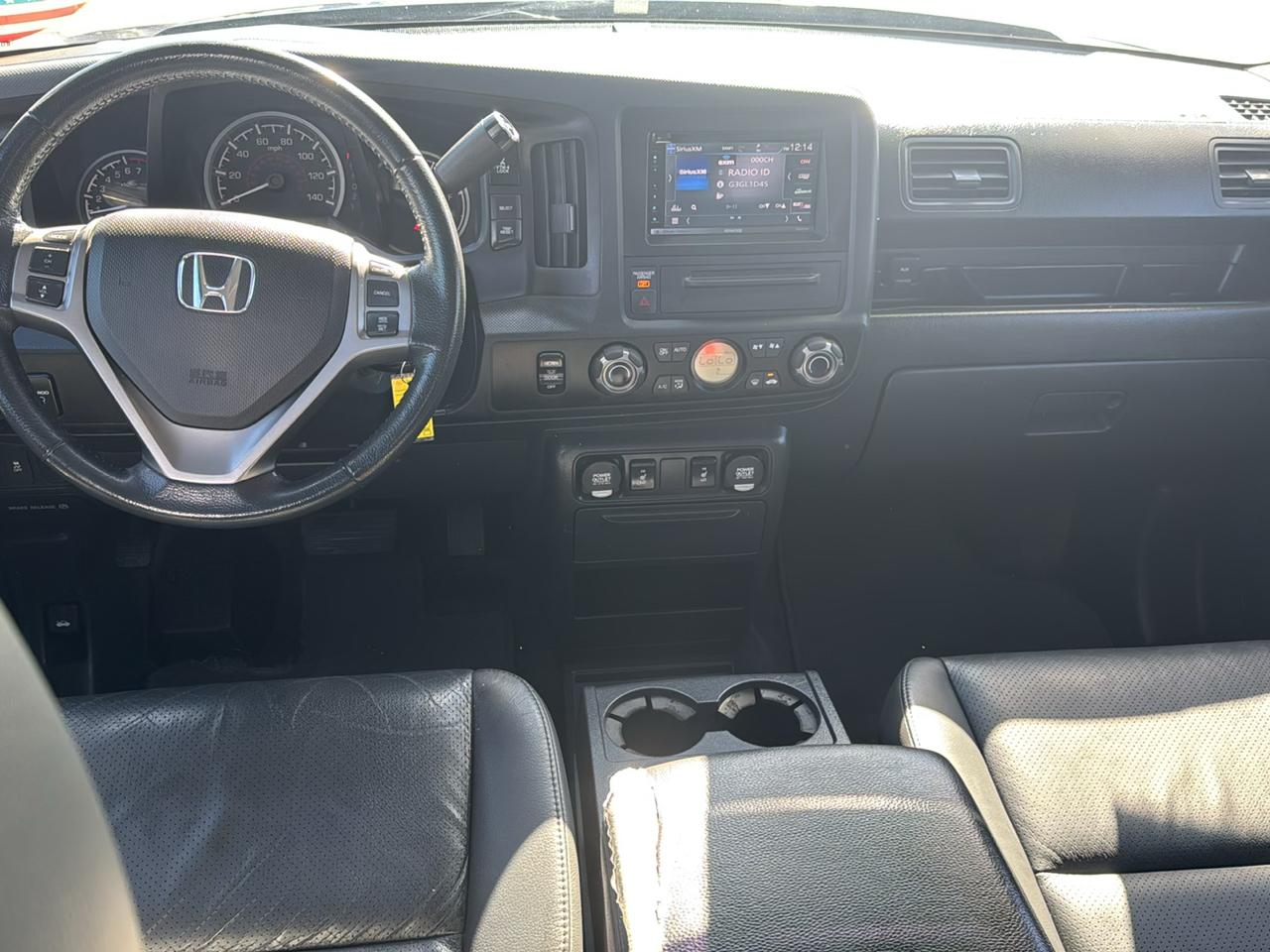 Honda Ridgeline RTL w/ Leather and Navigation 2014