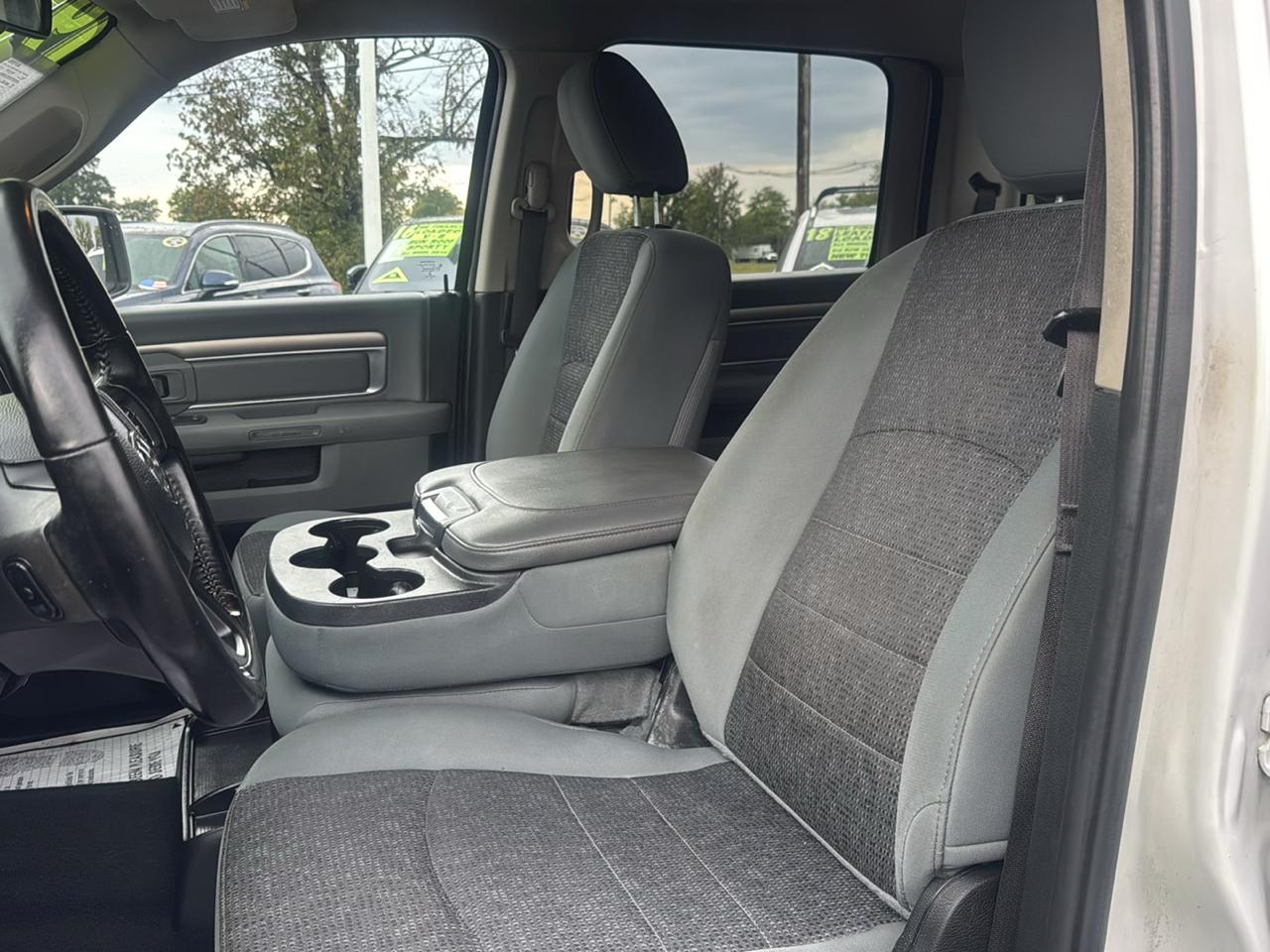 RAM 1500 Classic Tradesman Crew Cab SWB 4WD 2019