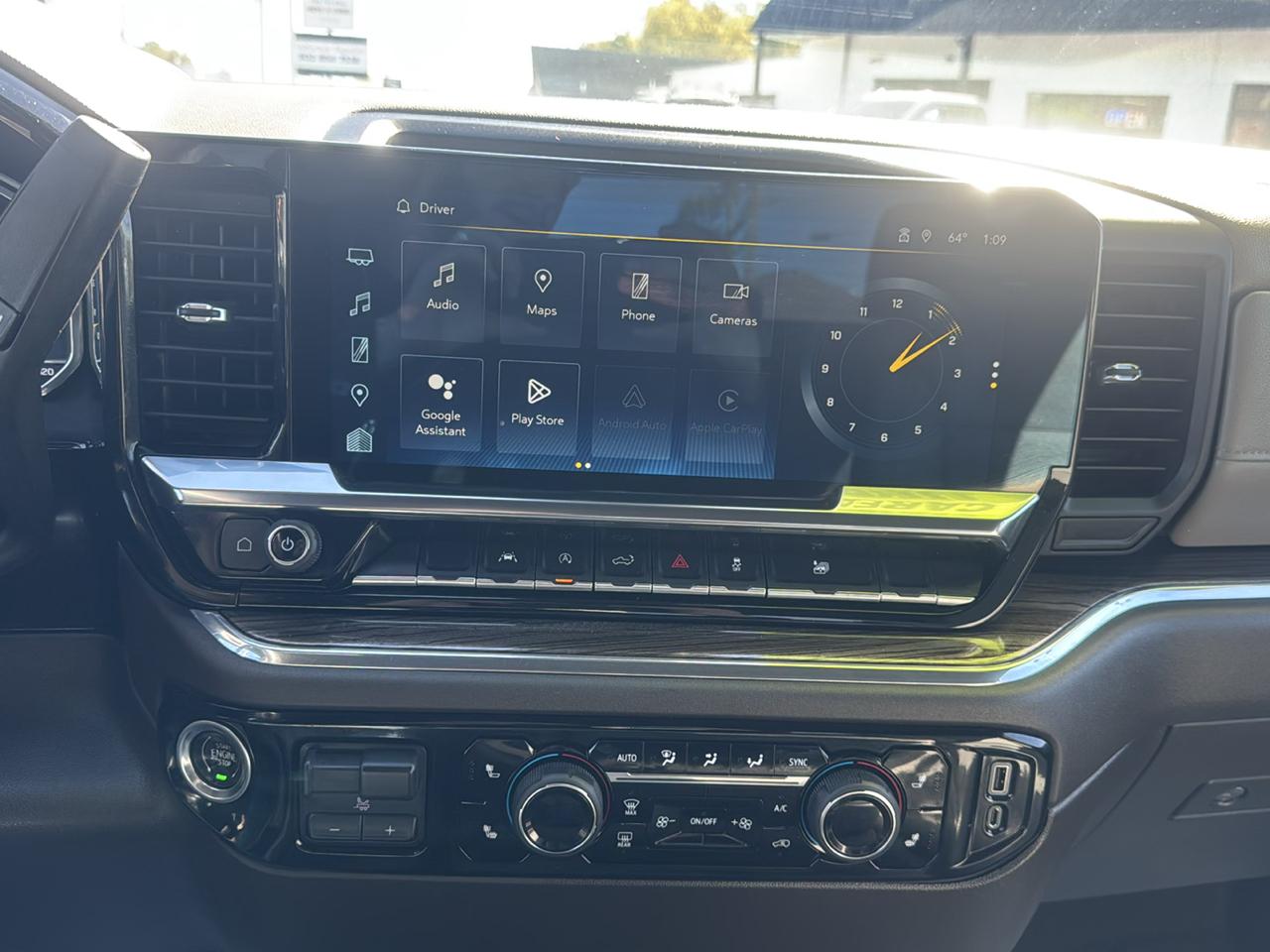 Chevrolet Silverado 1500 1LT Crew Cab 4WD 2023