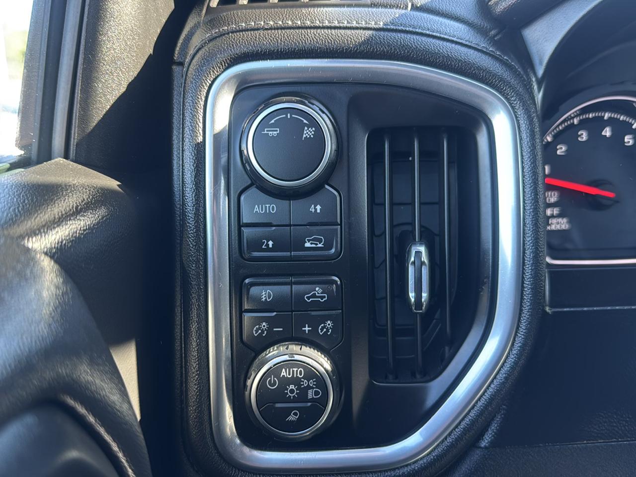 Chevrolet Silverado 1500 1LT Crew Cab 4WD 2019