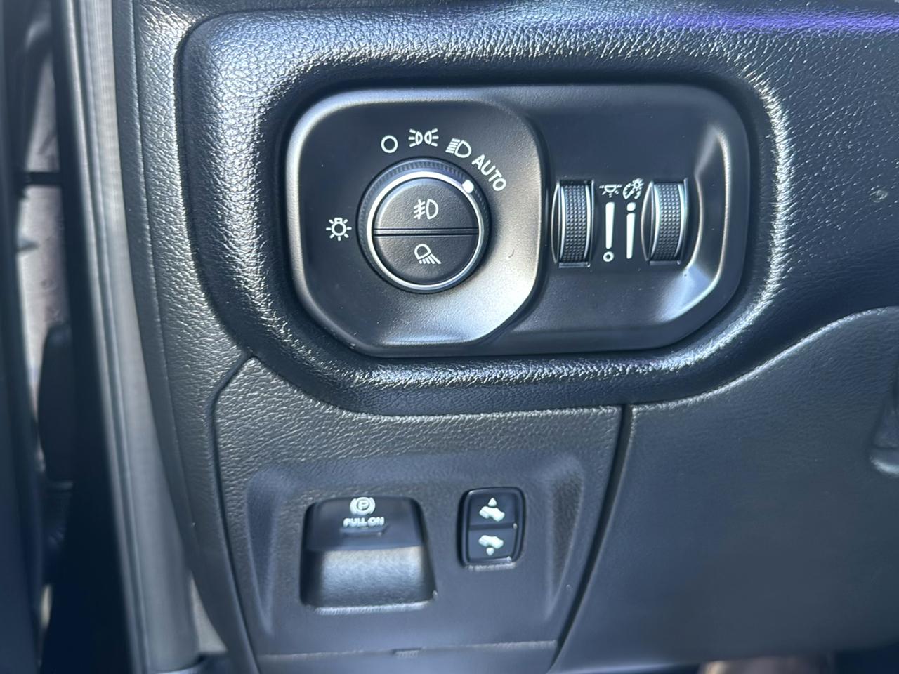 RAM 1500 Big Horn Crew Cab SWB 4WD 2019